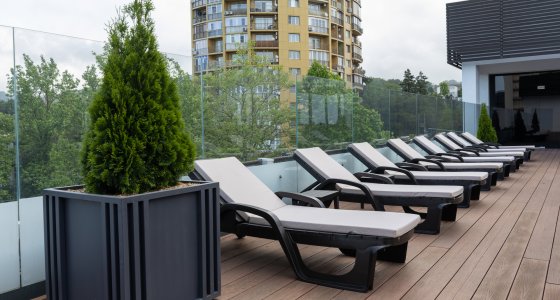 Use of sun loungers on site