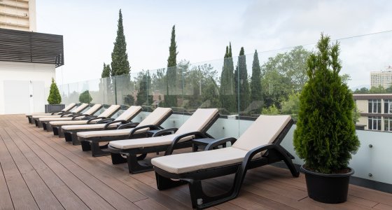 Use of sun loungers on site